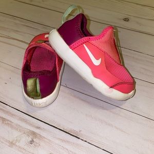 Nike shoes size 4